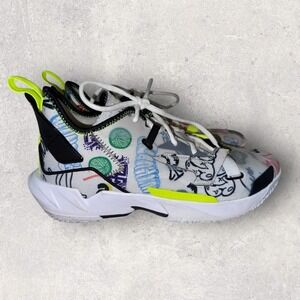 Nike Jordan Why Not Zer04 DD4887 007 Mens Size 10 Photon Dust Blk Volt Graffiti